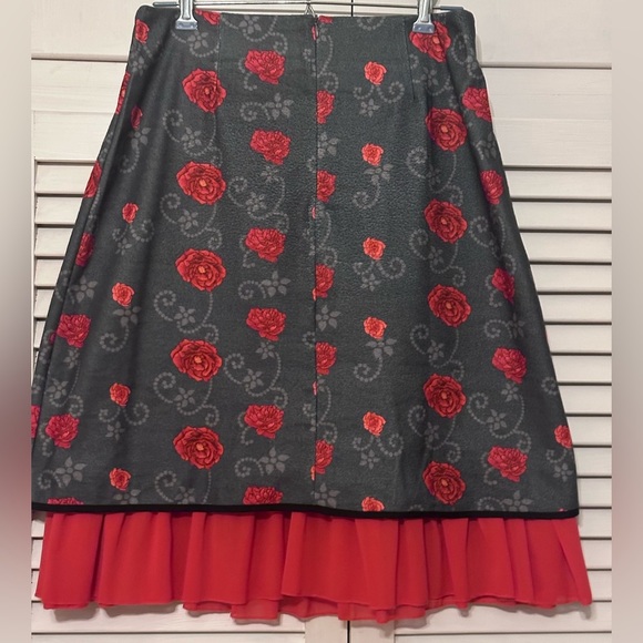 Misslook Womens size medium (8-10) skirt cotton/polyester rose print felt feel - Picture 2 of 2